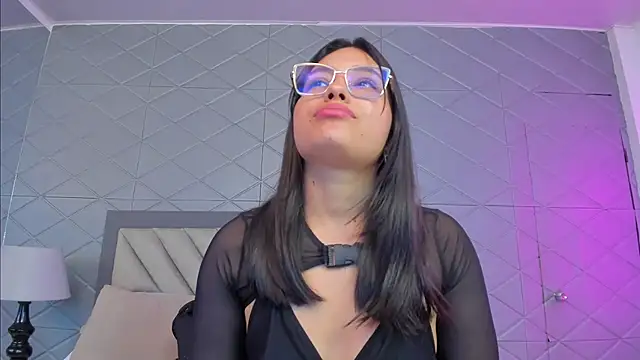 ViolettRouse online show from April 4, 2:25 pm