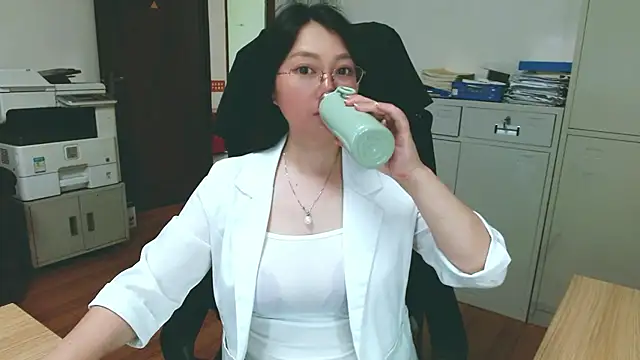 Snapshot of OL-Bai-Jie chatting on May 8, 2:28 am OL-Bai-Jie online show from May 8, 2:28 am