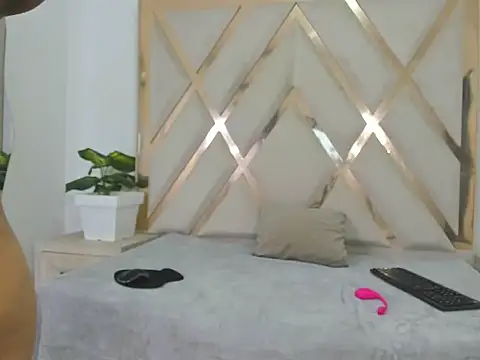 valentinaasm online show from March 28, 1:22 pm