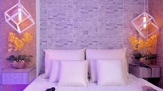 Catalina-Thompson online show from November 19, 12:05 pm