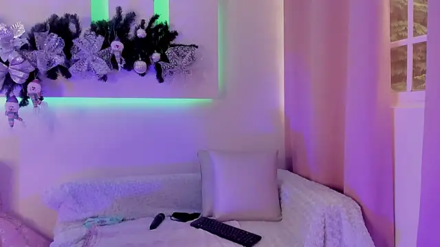 Catalina-Thompson online show from December 5, 12:14 pm