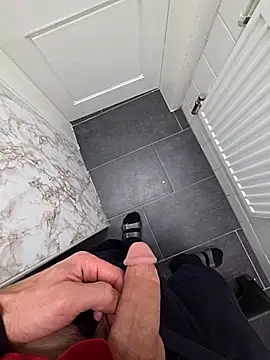 Snapshot of 16enes16 chatting on October 19, 11:44 am 16enes16 online show from October 19, 11:44 am