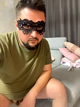 Snapshot of sweetycouplexxxx chatting on October 31, 7:48 pm sweetycouplexxxx online show from October 31, 7:48 pm