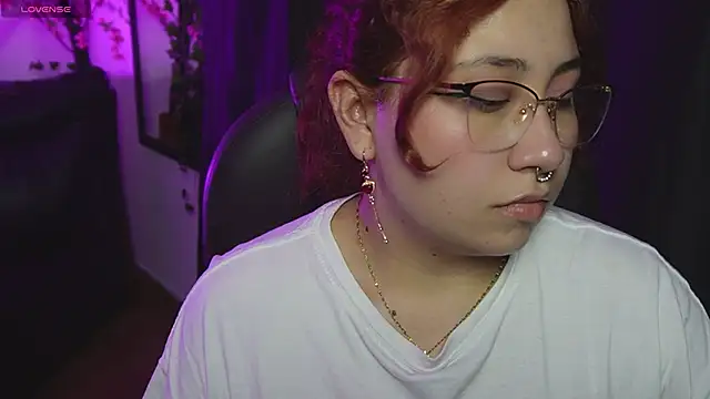 littlee red online show from May 5, 10:29 pm