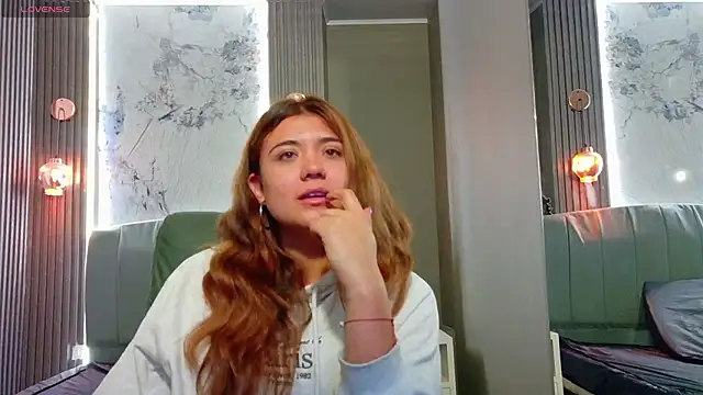 Snapshot of _jeessy chatting on November 14, 4:00 am jeessy online show from November 14, 4:00 am