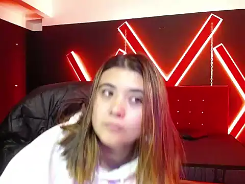 Snapshot of _jeessy chatting on February 3, 4:10 am jeessy online show from February 3, 4:10 am