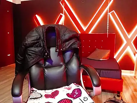 Snapshot of _jeessy chatting on February 6, 5:23 am jeessy online show from February 6, 5:23 am