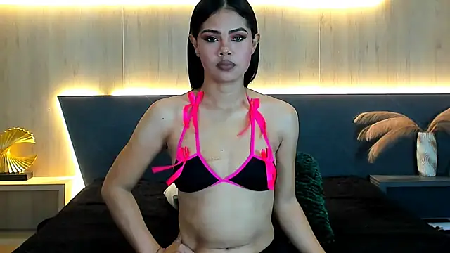 Snapshot of LorenaVarga chatting on March 14, 7:30 pm LorenaVarga online show from March 14, 7:30 pm