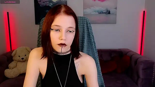 Snapshot of MitaSide chatting on February 4, 9:09 pm MitaSide online show from February 4, 9:09 pm