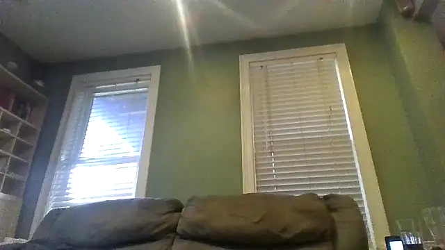 Snapshot of burby79 chatting on August 1, 10:30 pm burby79 online show from August 1, 10:30 pm