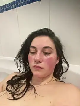 Snapshot of YourFrenchFeliciexo chatting on December 16, 8:14 pm YourFrenchFeliciexo online show from December 16, 8:14 pm