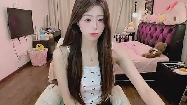 Onecutelittle online show from May 7, 3:17 pm