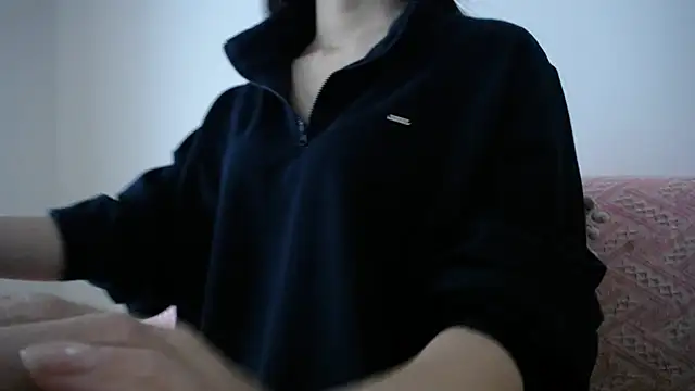 Snapshot of winterr12 chatting on October 31, 6:47 am winterr12 online show from October 31, 6:47 am