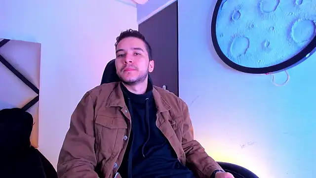 Snapshot of mike_257 chatting on February 12, 11:38 am mike 257 online show from February 12, 11:38 am