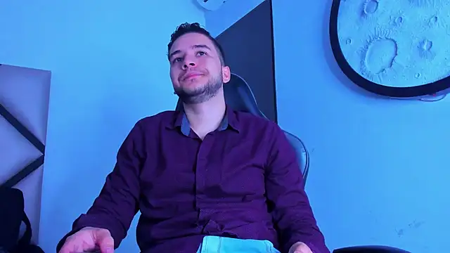 Snapshot of mike_257 chatting on February 23, 11:51 am mike 257 online show from February 23, 11:51 am