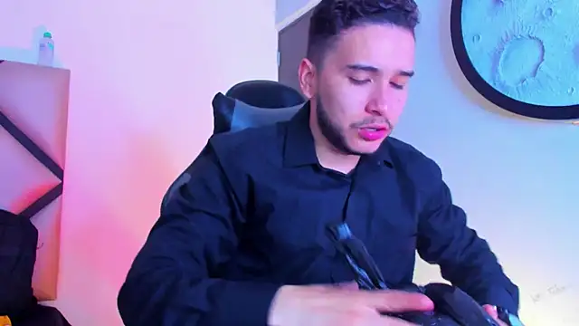 Snapshot of mike_257 chatting on February 26, 11:42 am mike 257 online show from February 26, 11:42 am