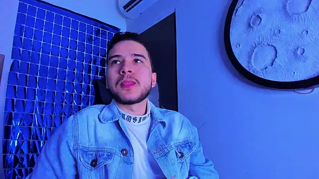 Snapshot of mike_257 chatting on March 11, 11:49 am mike 257 online show from March 11, 11:49 am