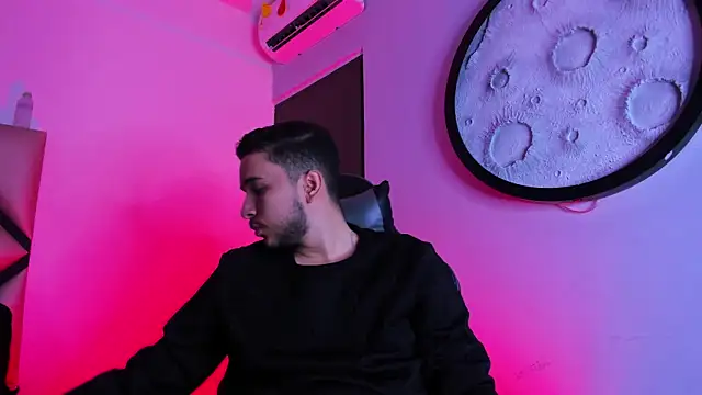 Snapshot of mike_257 chatting on March 19, 11:36 am mike 257 online show from March 19, 11:36 am