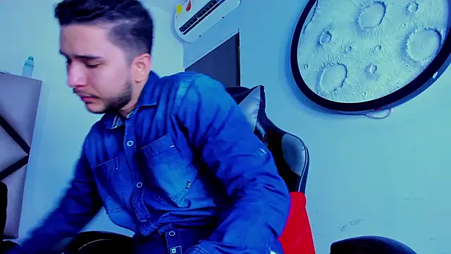 Snapshot of mike_257 chatting on March 20, 11:37 am mike 257 online show from March 20, 11:37 am