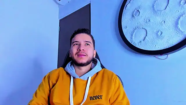 Snapshot of mike_257 chatting on March 21, 11:37 am mike 257 online show from March 21, 11:37 am