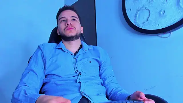 Snapshot of mike_257 chatting on March 24, 11:59 am mike 257 online show from March 24, 11:59 am