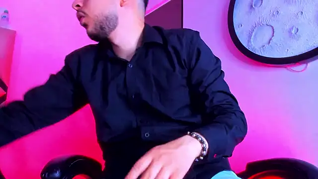 Snapshot of mike_257 chatting on March 26, 11:49 am mike 257 online show from March 26, 11:49 am