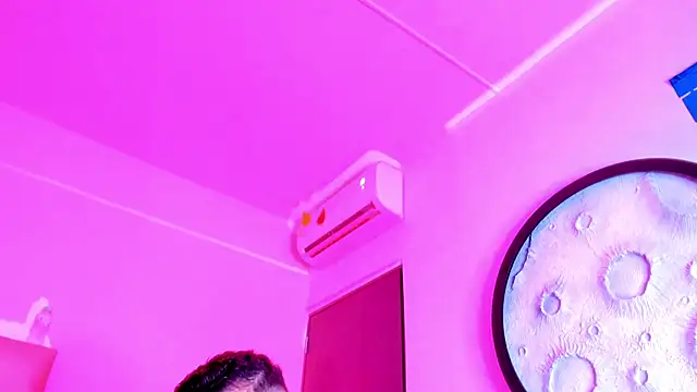 Snapshot of mike_257 chatting on March 28, 11:43 am mike 257 online show from March 28, 11:43 am