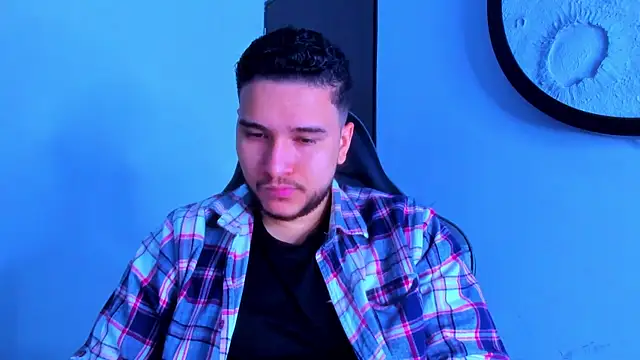 Snapshot of mike_257 chatting on March 30, 12:17 pm mike 257 online show from March 30, 12:17 pm