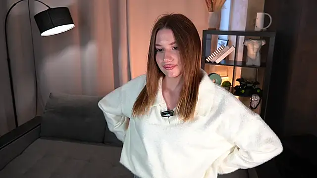 Snapshot of SerenelLee chatting on October 21, 6:47 am SerenelLee online show from October 21, 6:47 am
