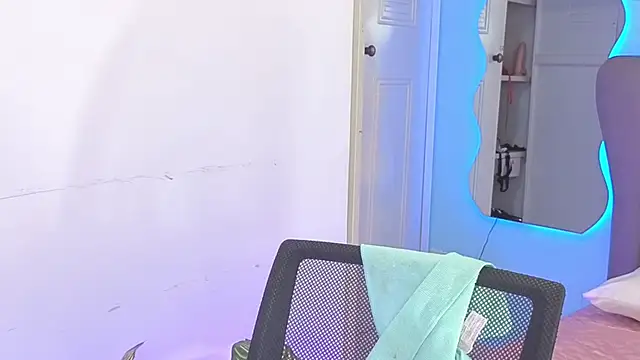 Aria Russo online show from February 12, 2:34 pm