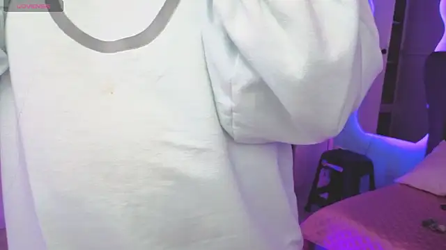 Aria Russo online show from March 27, 2:50 pm