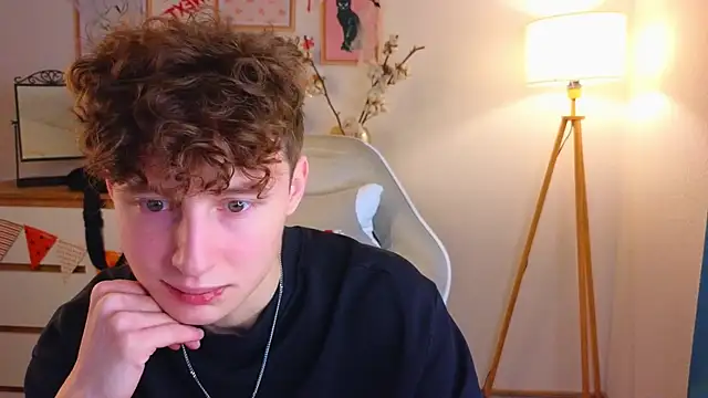 crisp1n online show from November 11, 3:01 pm