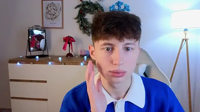 crisp1n online show from December 14, 3:06 pm