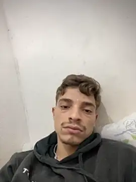 Snapshot of Ryannxyz chatting on November 1, 12:12 am Ryannxyz online show from November 1, 12:12 am