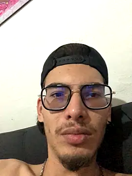 Snapshot of tian_doyt69 chatting on October 19, 8:53 pm tian doyt69 online show from October 19, 8:53 pm
