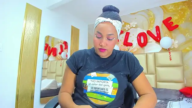 Snapshot of NahomiWalker_ chatting on February 16, 7:43 pm NahomiWalker online show from February 16, 7:43 pm