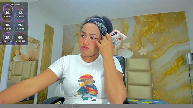 Snapshot of NahomiWalker_ chatting on February 23, 8:39 pm NahomiWalker online show from February 23, 8:39 pm