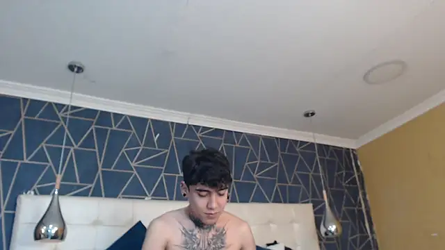 SantiOlsen online show from October 27, 7:18 pm