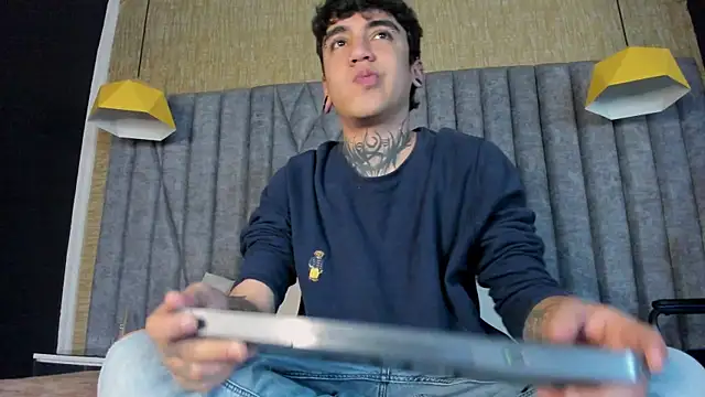 SantiOlsen online show from November 25, 11:43 am