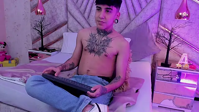 SantiOlsen online show from December 3, 12:25 pm