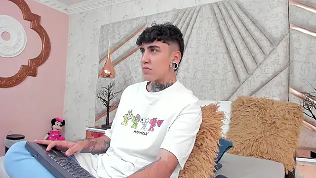 SantiOlsen online show from December 4, 12:14 pm