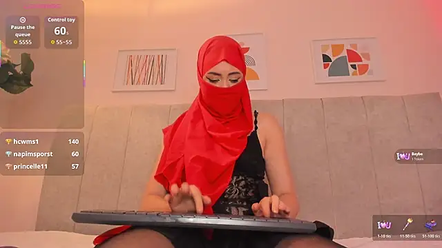 Snapshot of fatiima_ chatting on February 21, 12:55 am fatiima online show from February 21, 12:55 am