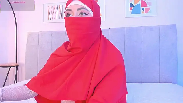 Snapshot of fatiima_ chatting on April 6, 7:04 pm fatiima online show from April 6, 7:04 pm