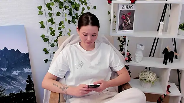 Snapshot of TeressaGimar chatting on October 19, 5:41 am TeressaGimar online show from October 19, 5:41 am
