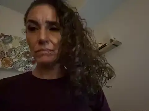 Snapshot of PetitemarieeThaReal chatting on October 19, 8:15 am PetitemarieeThaReal online show from October 19, 8:15 am