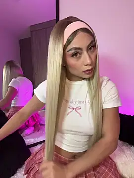 Snapshot of Tessa_Winslow chatting on October 30, 1:12 pm Tessa Winslow online show from October 30, 1:12 pm