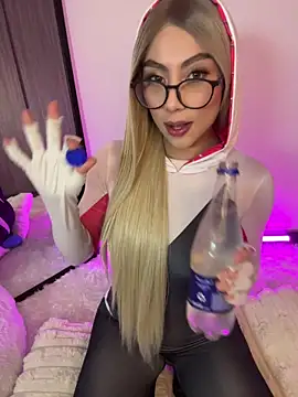 Snapshot of Tessa_Winslow chatting on October 31, 12:28 pm Tessa Winslow online show from October 31, 12:28 pm