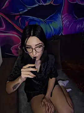 Snapshot of AlleAllexy chatting on November 23, 9:47 pm AlleAllexy online show from November 23, 9:47 pm