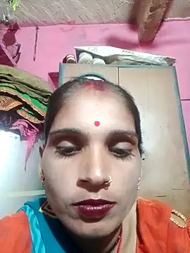 Snapshot of queen_sonam chatting on October 21, 11:33 am queen sonam online show from October 21, 11:33 am