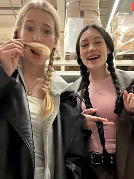 kira mia online show from December 2, 3:51 pm